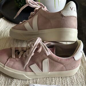 Veja Women's Blush and Cream Sneakers